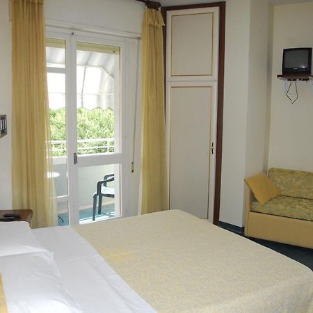 Hotel Nettuno Cattolica Exterior photo
