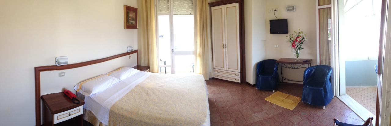 Hotel Nettuno Cattolica Exterior photo