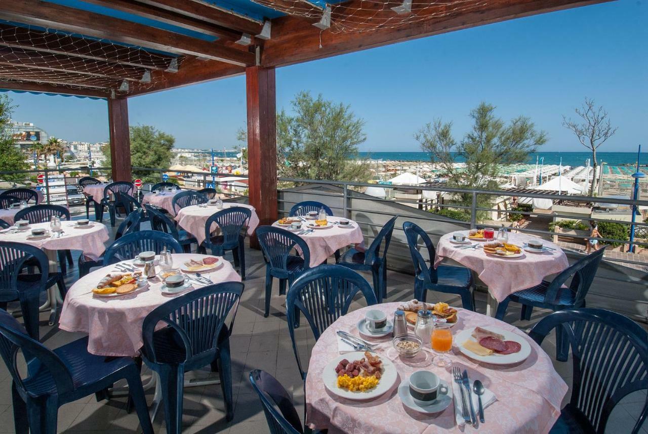 Hotel Nettuno Cattolica Exterior photo